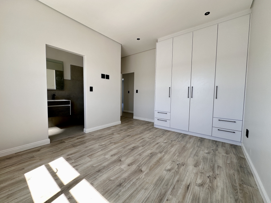 4 Bedroom Property for Sale in Sandown Western Cape